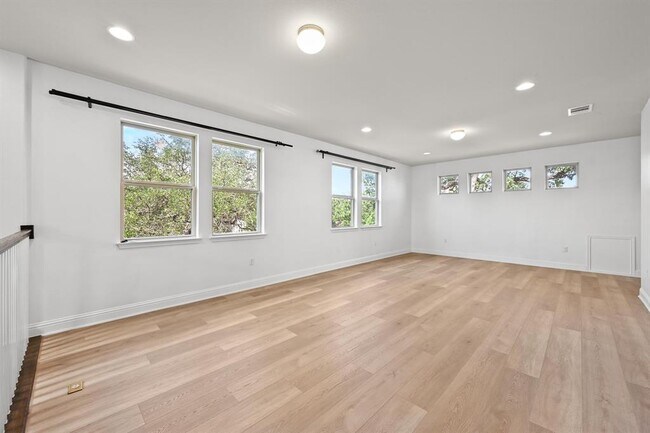 Building Photo - 12624 Ondara Dr