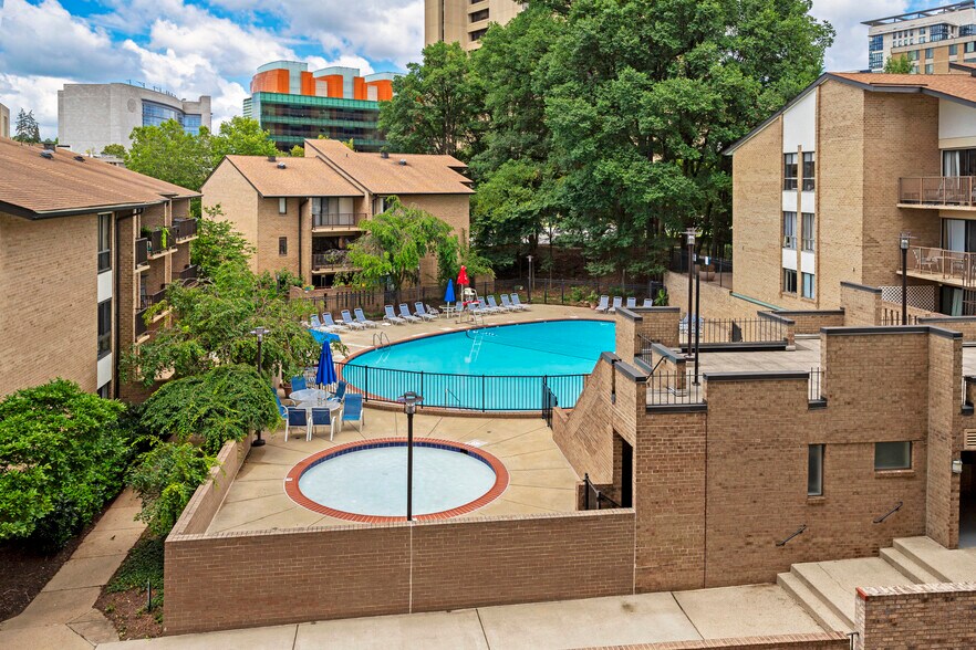 View from balcony - 118 Monroe St