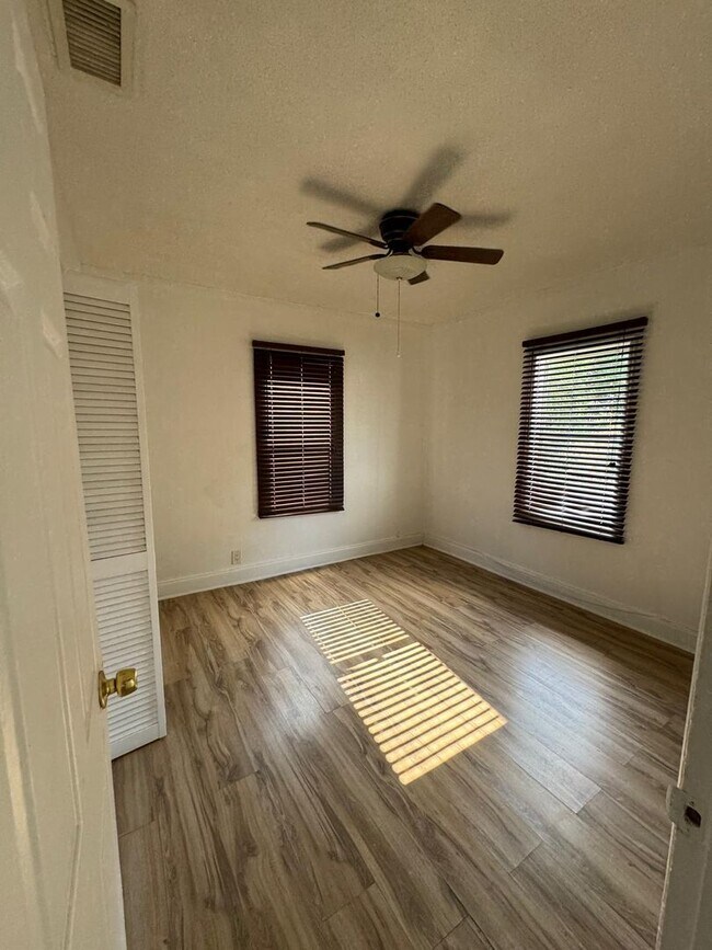Building Photo - Spacious 4BR Home | Private Yard | Great L...