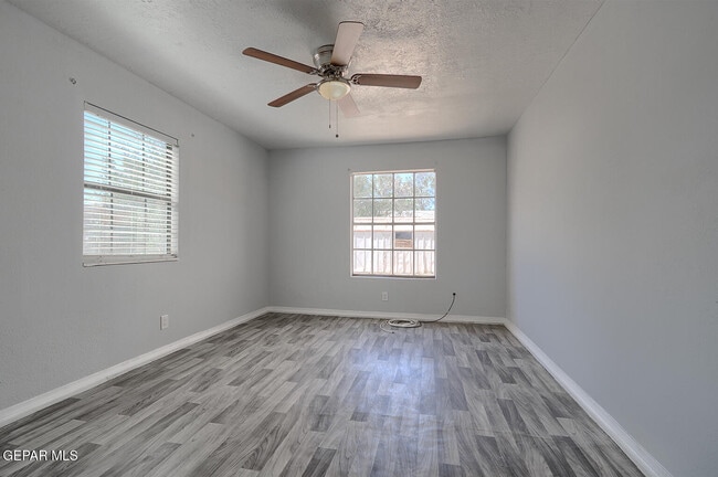 Building Photo - 10368 Potencia Dr