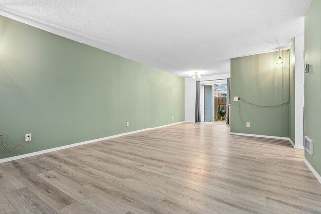 Building Photo - 2425 Spruce St