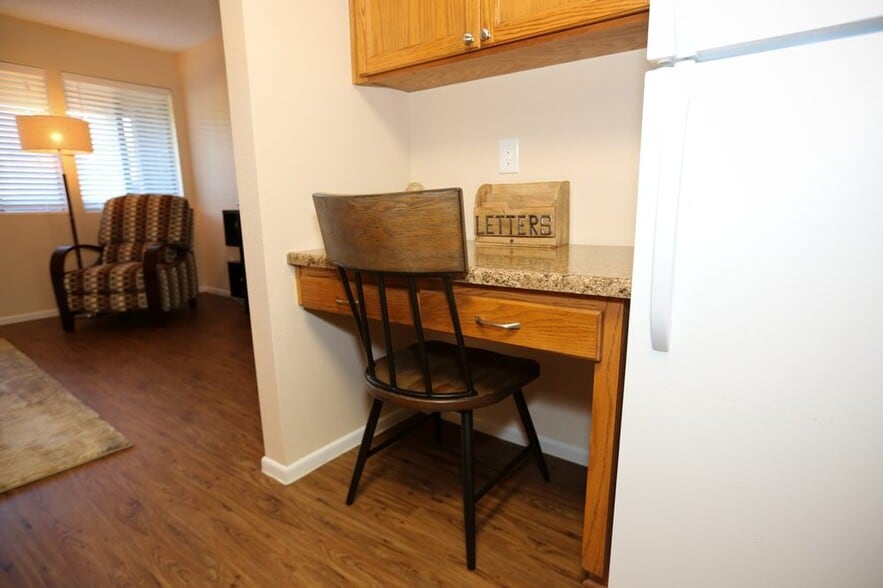 Building Photo - 7 W Mohawk Dr