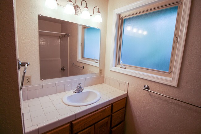 Building Photo - Pet friendly Jacksonville Home!!!