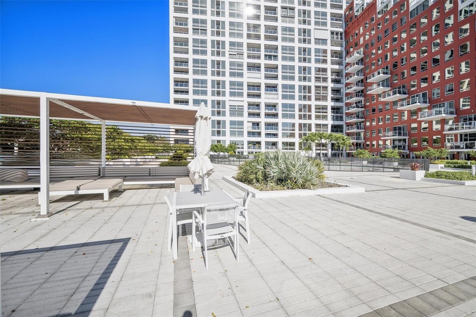 Building Photo - 1541 Brickell Ave