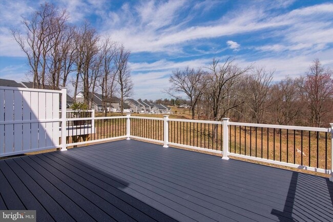 Building Photo - 15 Tamarack Cir