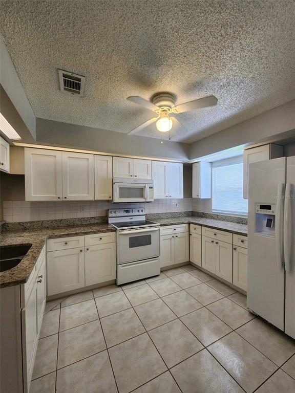 Building Photo - 607 Koala Ct
