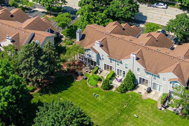 Building Photo - 1217 Cranbrook Dr