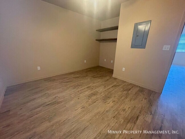 Building Photo - 2807 Mable Dr