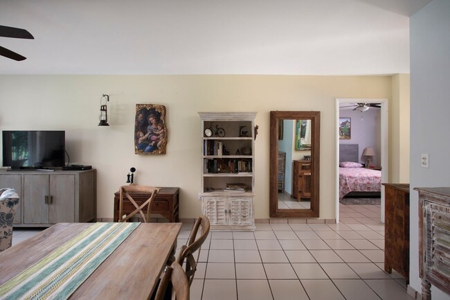 Building Photo - 3 Bedroom 2 Bathroom unfurnished  "C" Buil...