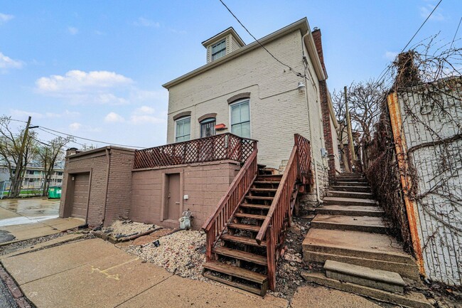 Building Photo - 1391 Woodbridge St