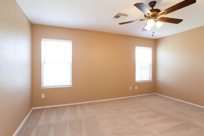 Building Photo - 2034 Vanamen Ct