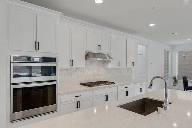 Building Photo - Luxury Henderson Retreat with Private Pool & Loft