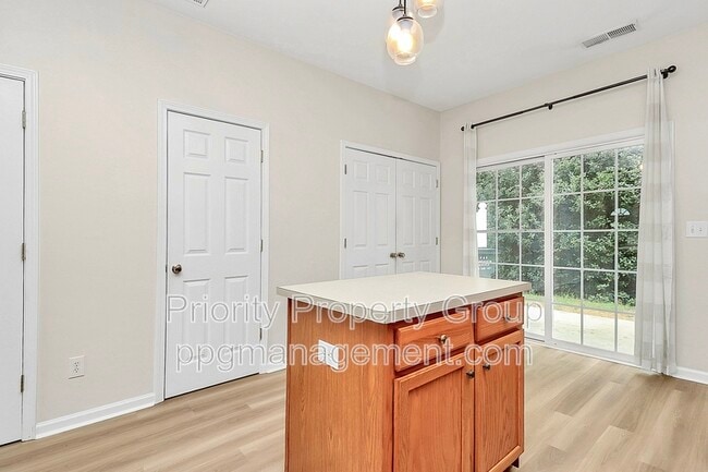 Building Photo - 3055 Golden Dale Ln