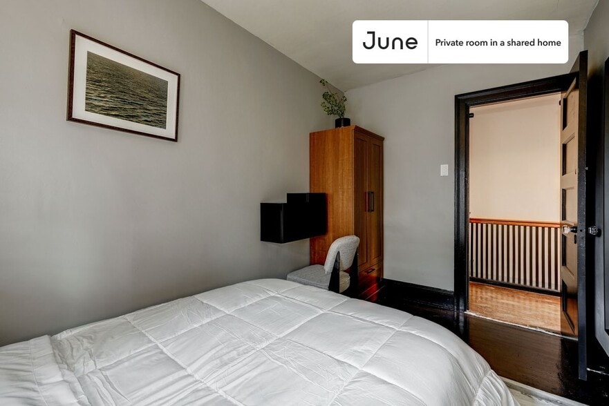Building Photo - Room in Shared 7 bed/3.5 bath home in Woodley Park