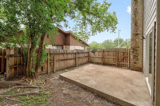 Building Photo - 6519 Hart Ln