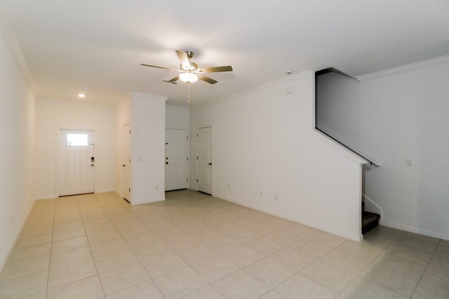 Building Photo - 2145 Great Sapphire Ln