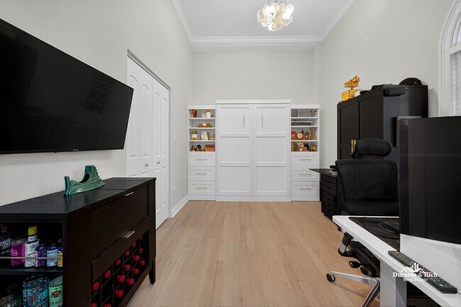 Building Photo - Luxurious Fully Furnished Penthouse Retrea...