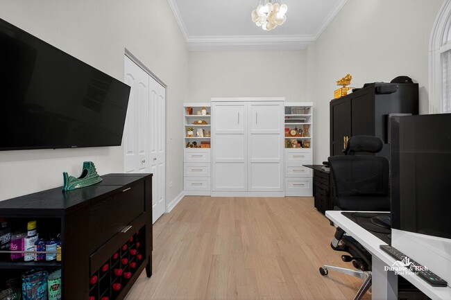 Building Photo - Luxurious Fully Furnished Penthouse Retreat in the Heart of Chicago's Desirable Near West Side