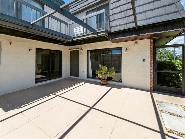 Building Photo - 128 Lake Point Ln