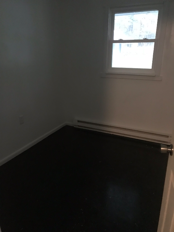 Building Photo - 129 Hilltop Cir