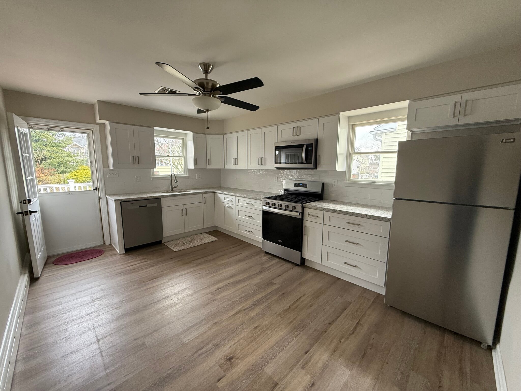 Building Photo - 607 1st Ave