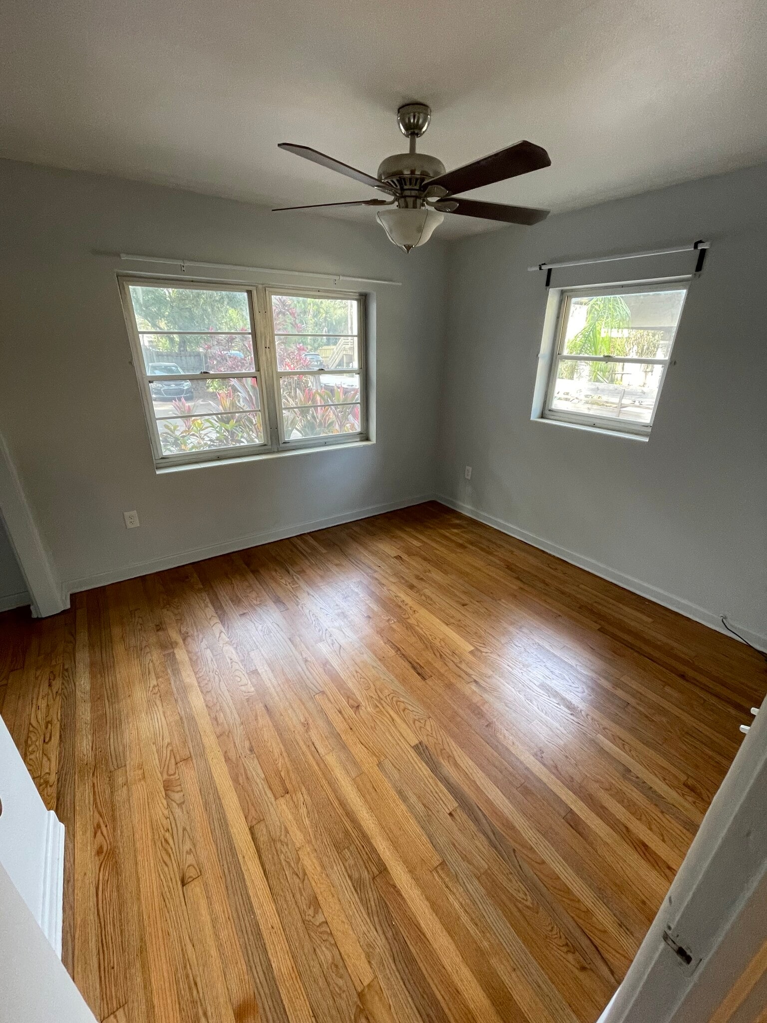 Building Photo - 716 S Mills Ave