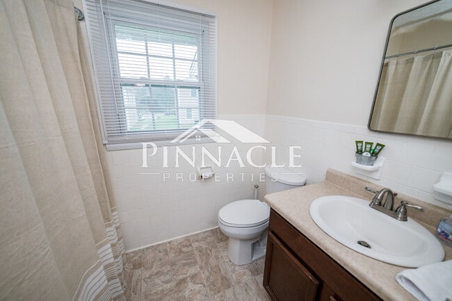 Bathroom 1 - 126 Tomahawk Industrial Park