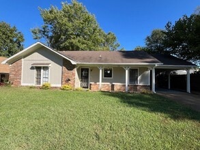 Building Photo - Renovated 3 Bedroom 2 Bath Home for Rent!