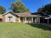 Building Photo - Renovated 3 Bedroom 2 Bath Home for Rent!