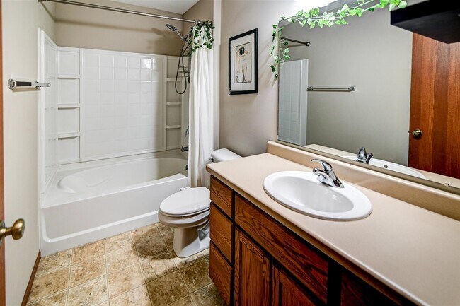 Building Photo - 2633 Koshkonong Way
