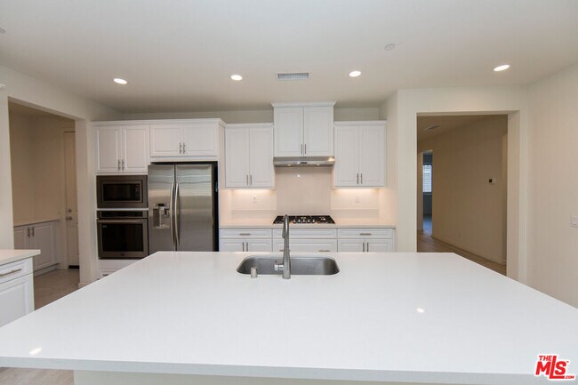 Building Photo - 10922 Mesa Ct