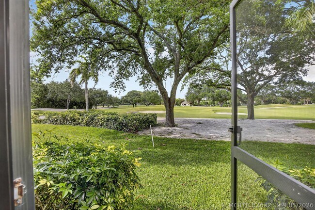 Building Photo - 9101 Jacaranda Ln