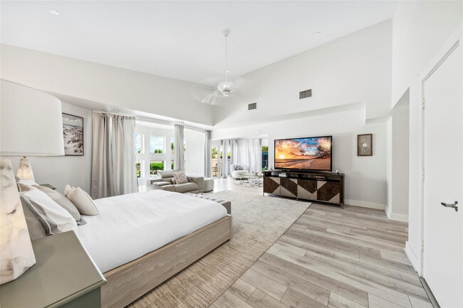 Building Photo - 2523 Castilla Isle