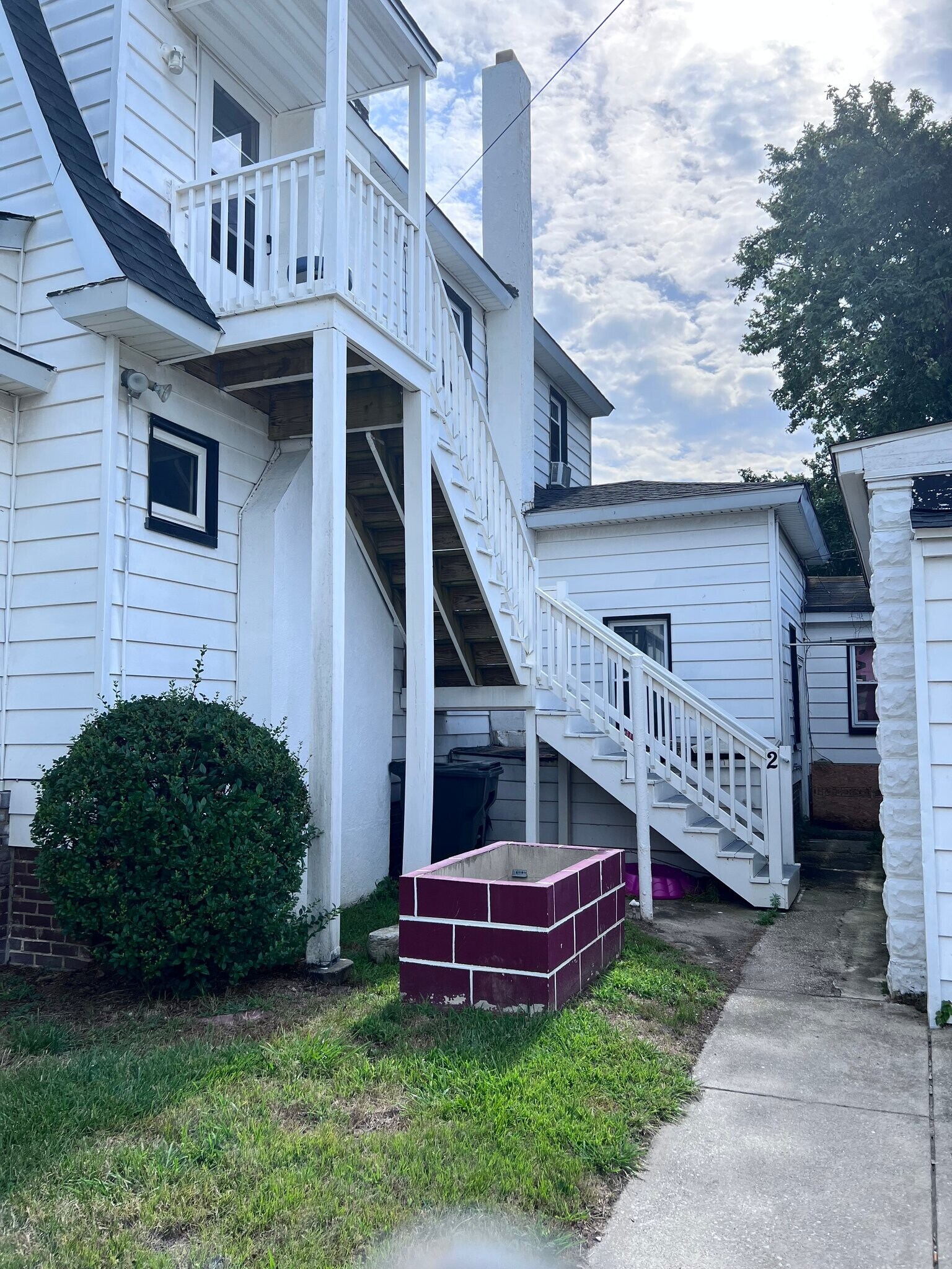 Building Photo - 1532 Emerson Pl
