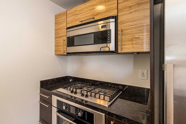 Building Photo - 829 Folsom St