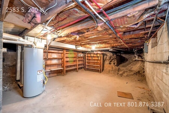 Building Photo - 2583 S 200 W