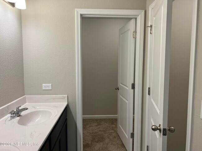 Building Photo - 238 Wineberry Ln