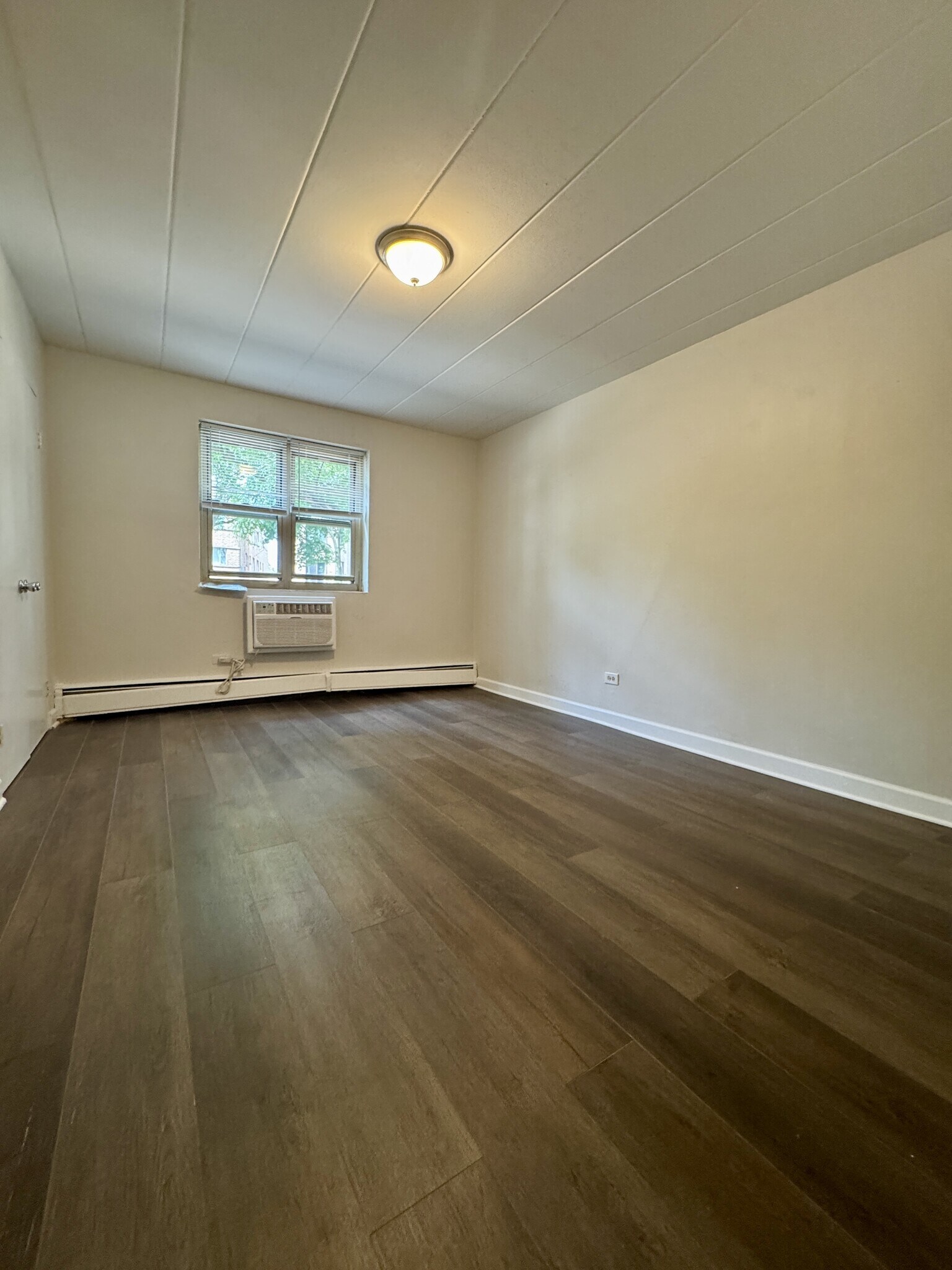 Building Photo - 7234 N Ridge Blvd