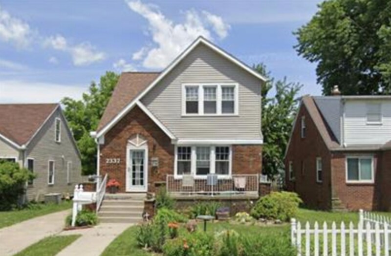 Primary Photo - 2337 Burnside Ave