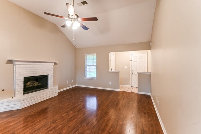 Building Photo - 5819 Waverly Dr