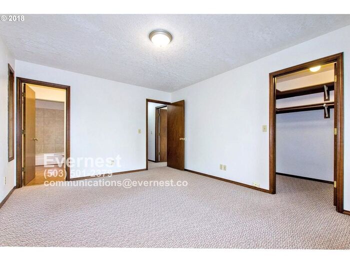 Building Photo - 1635 SW 22nd St