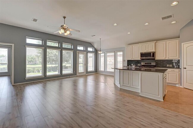 Building Photo - 26243 Crystal Cove Ln