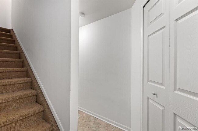 Building Photo - 3292 Newbury Pl