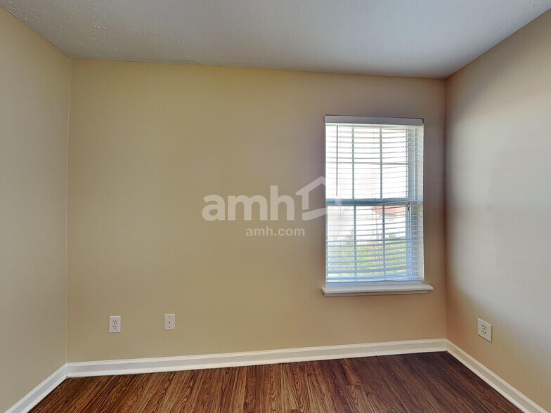 Building Photo - 3129 Skinner Dr