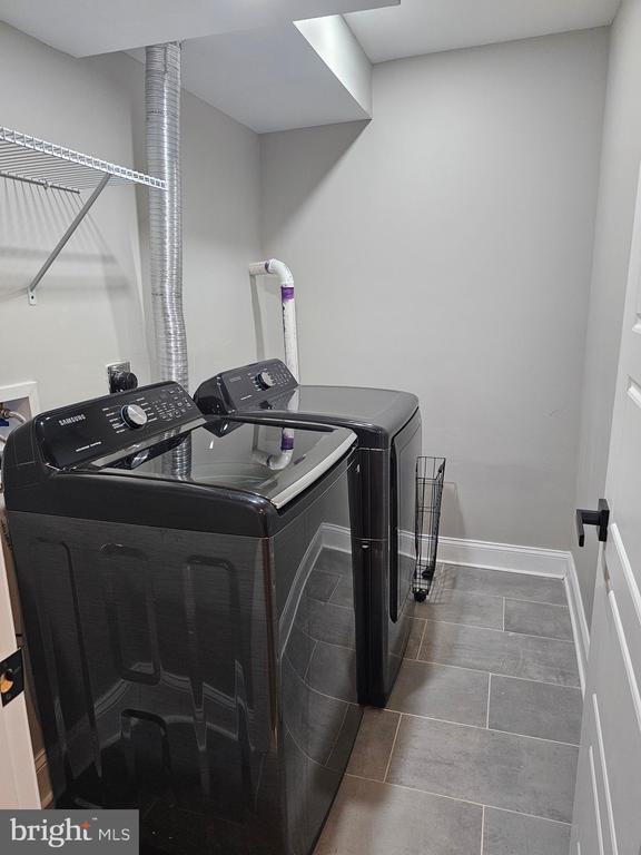 Building Photo - 133 Meadows Rd