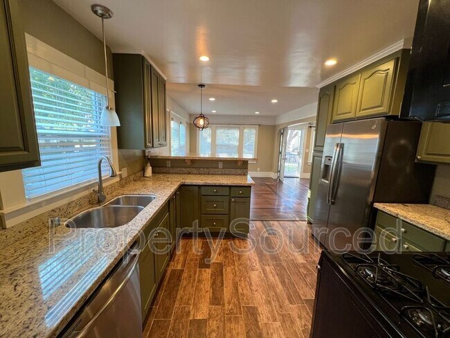 Building Photo - 151 Berverdor Ave