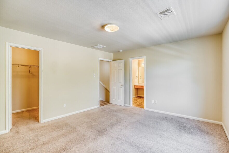 Building Photo - 8131 Barnes Ridge Ln