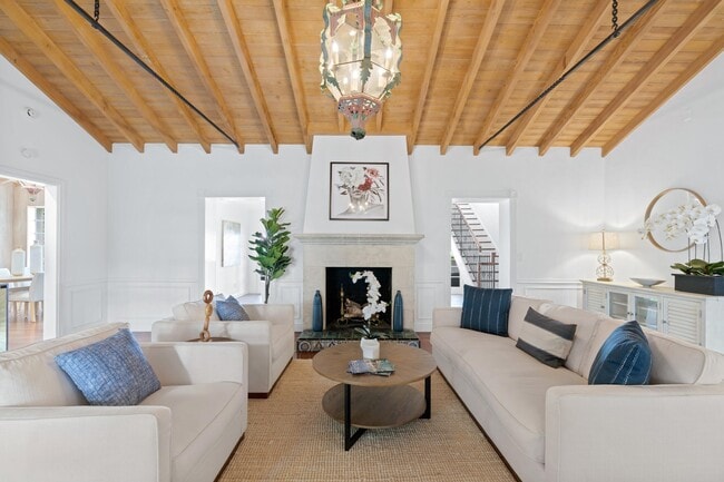 Building Photo - 3304 N Flagler Dr