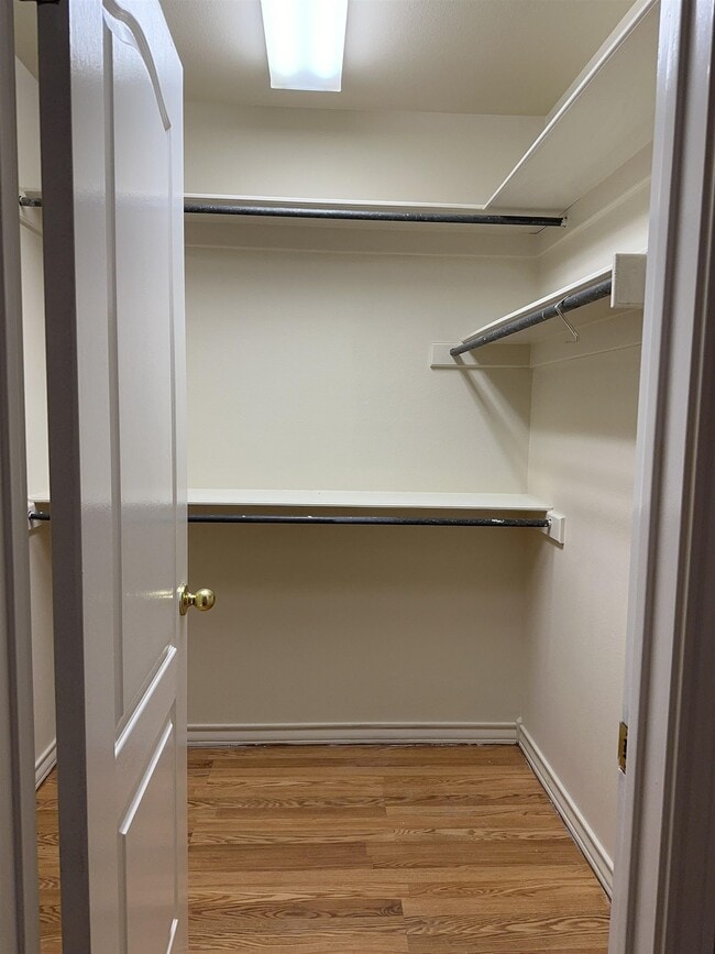 Building Photo - 223 Oriole Ln