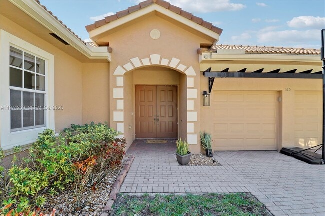 Building Photo - 165 Via Veracruz